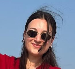 Emily from USA